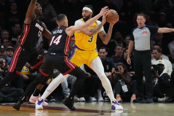 Anthony Davis abdominal injury